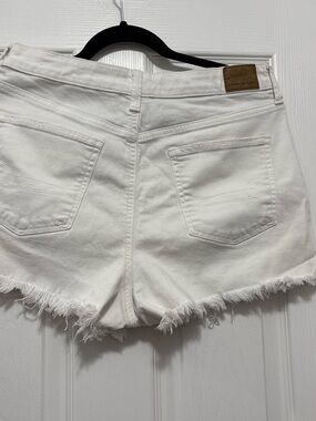 American Age White Frayed Hem Denim Shorts - Women